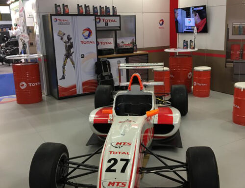 160 м2 в чистом стиле Total, многоразовый стенд