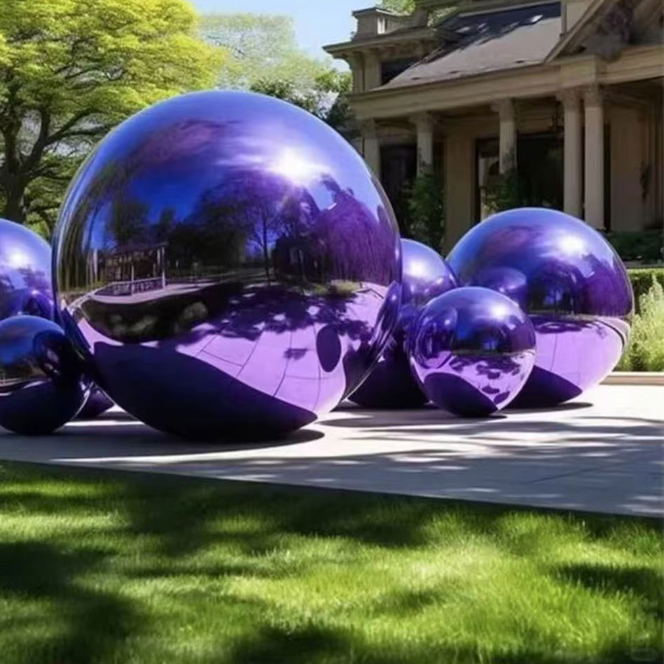 выставочный стенд с полками и экспозиционными нишами