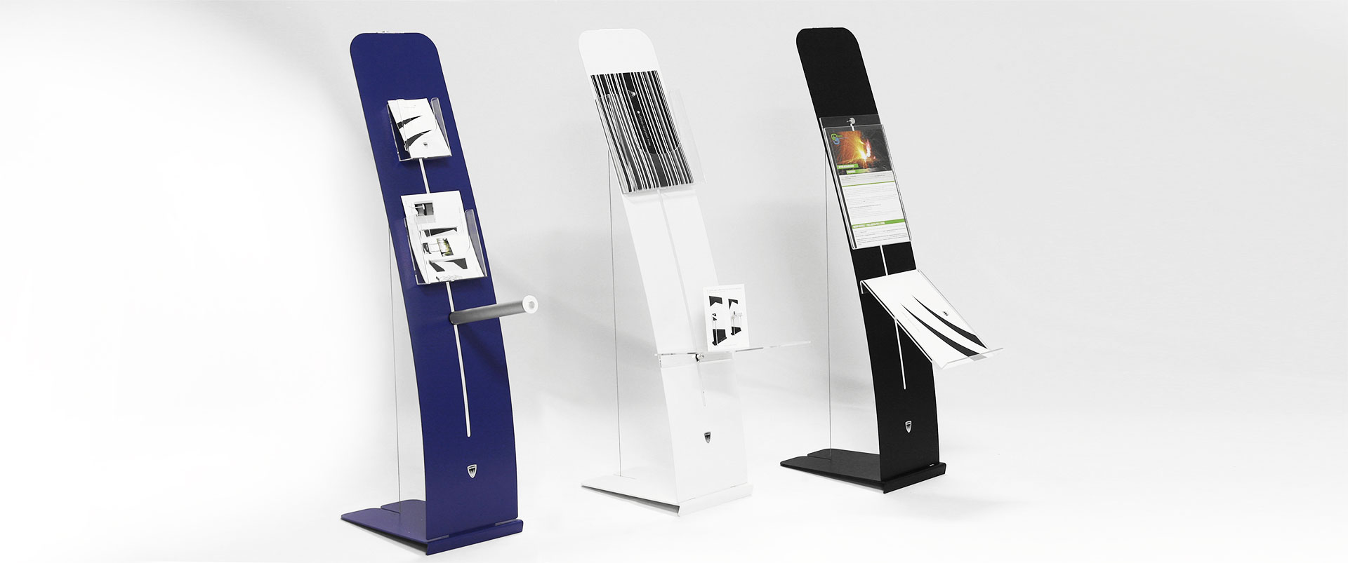 Выставочный стенд с изогнутой формой.