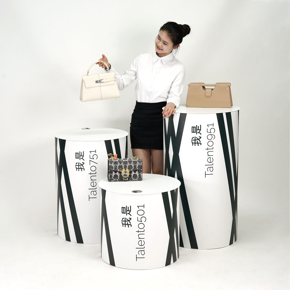 выставочные столы