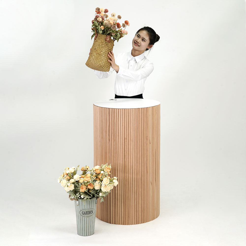 цилиндрический выставочный