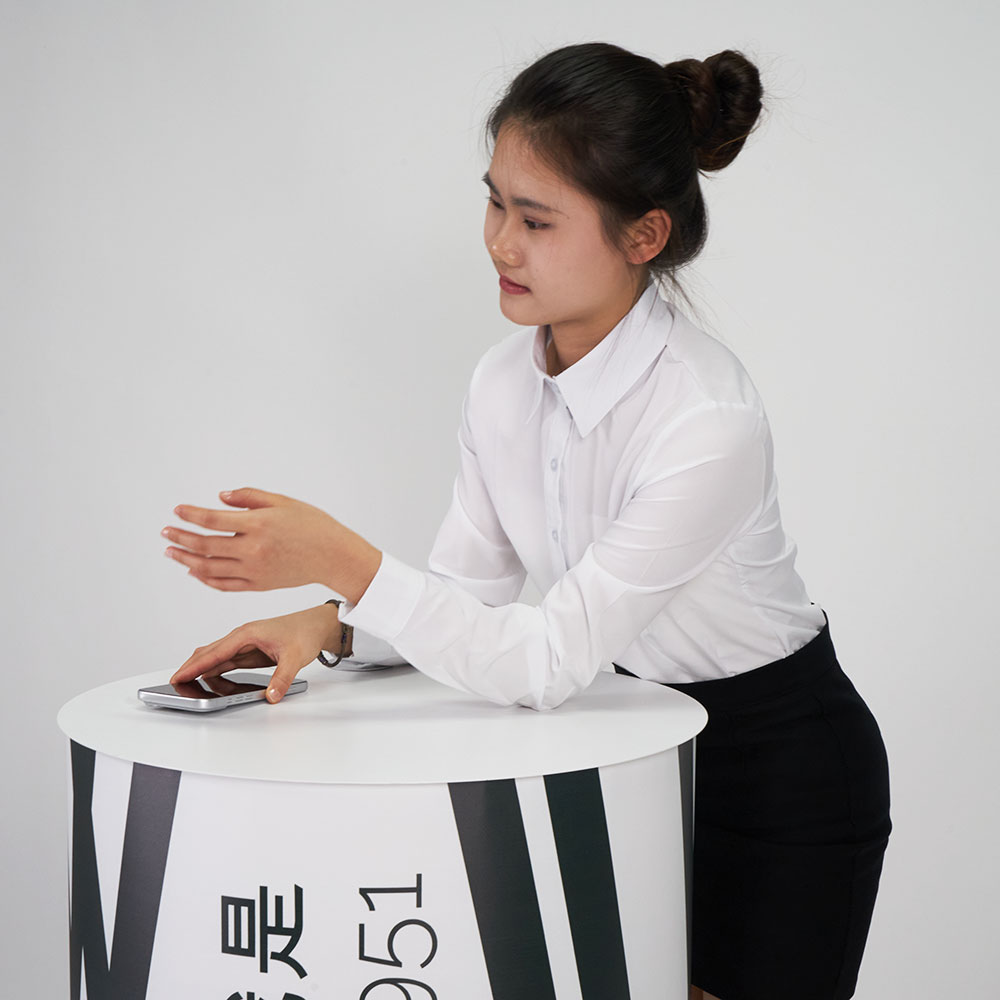 цилиндрические выставочные стенды