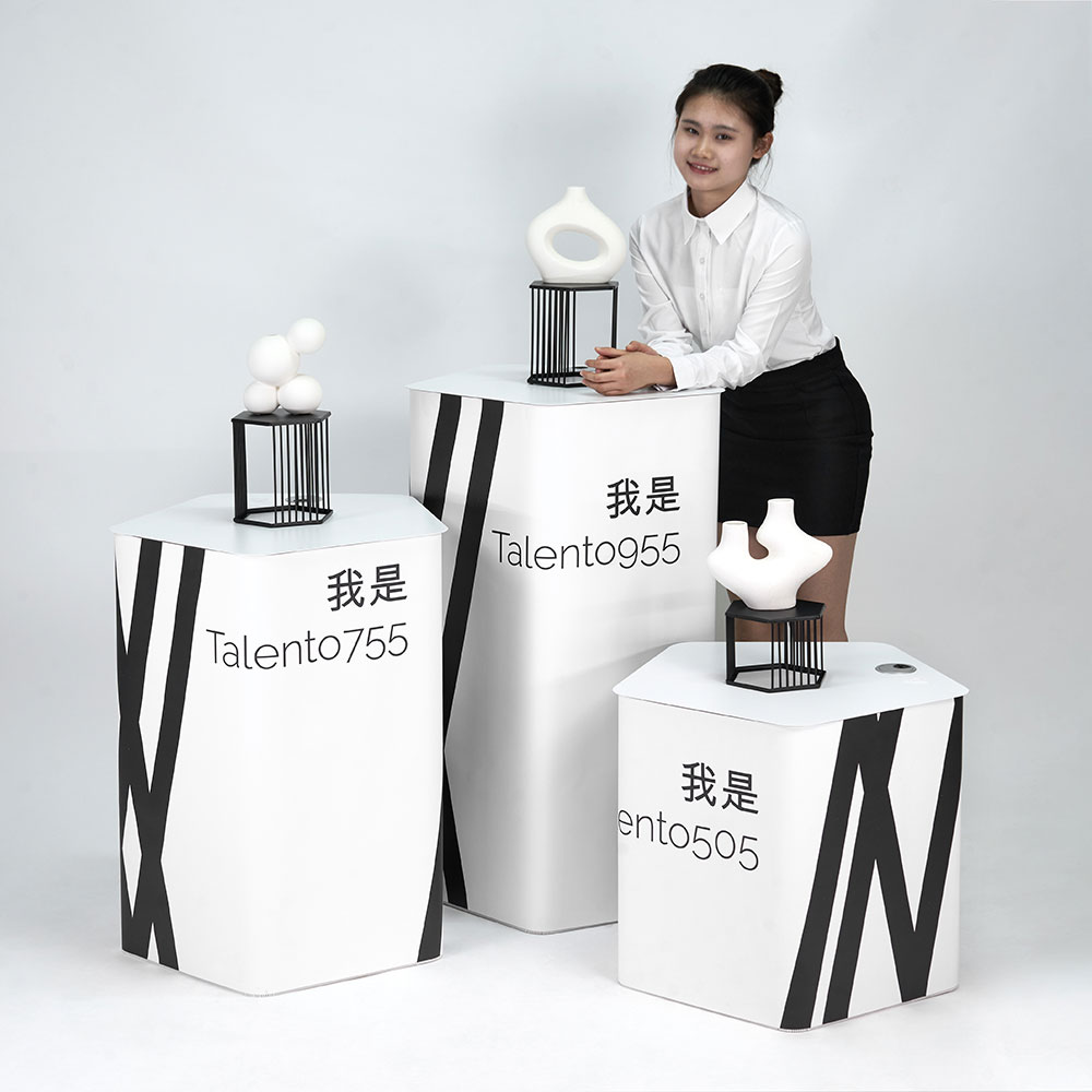 выставочные столы